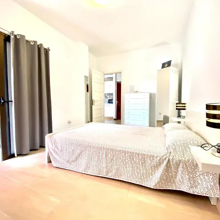 Bonito Apartamento Con Piscina Y Vista Al Mar En Los Cristianos Guincho (Tenerife)