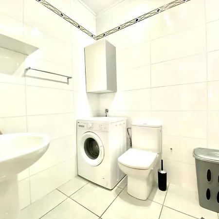 Bonito Apartamento Con Piscina Y Vista Al Mar En Los Cristianos